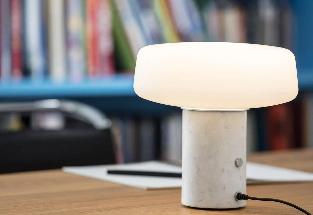 AVATEGU - Solid Table Lamp
