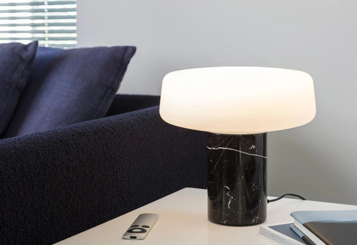 AVATEGU - Solid Table Lamp